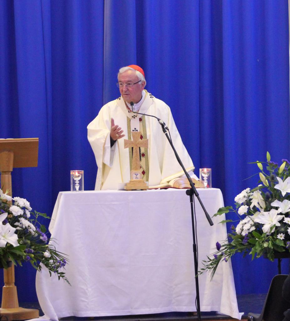 Sion-Manning Hosts Kensington Deanery Mass