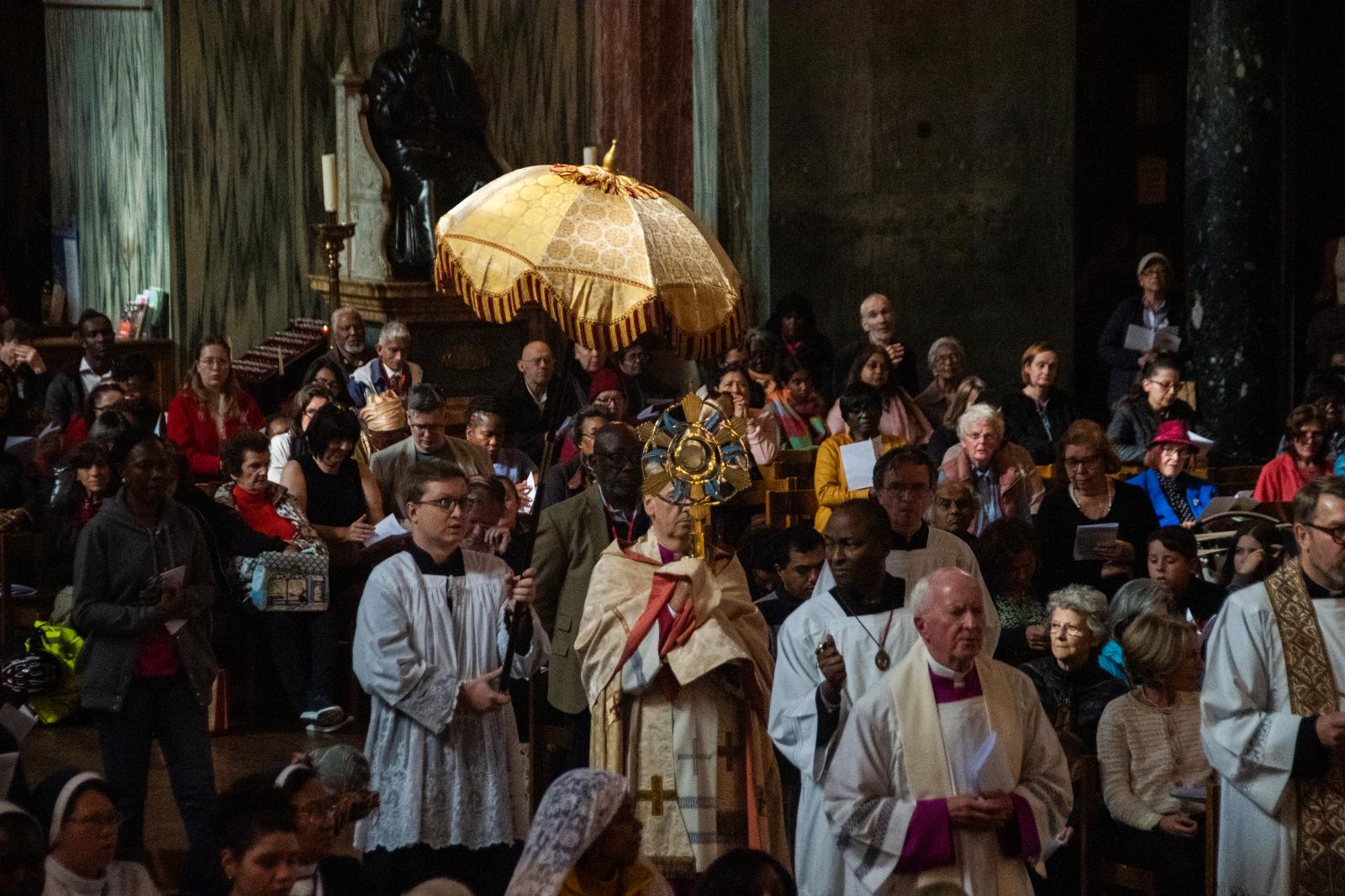 Eucharistic Festival brings nearly two thousand worshippers to Westminster Cathedral