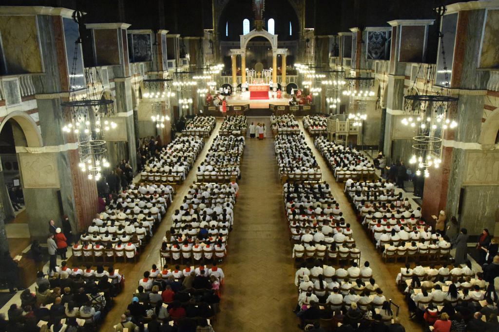 Thousands fill Cathedral for Altar Servers Mass  - Diocese of Westminster
