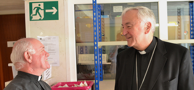 Archbishop Vincent visits Borehamwood Foodbank - Diocese of Westminster