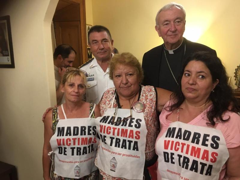 Cardinal Vincent, Argentine Commissioner of Police Nestor Roncaglia and mothers of trafficked children in Buenos Aires