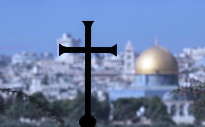 Cardinal expresses solidarity with Christians in Middle East
