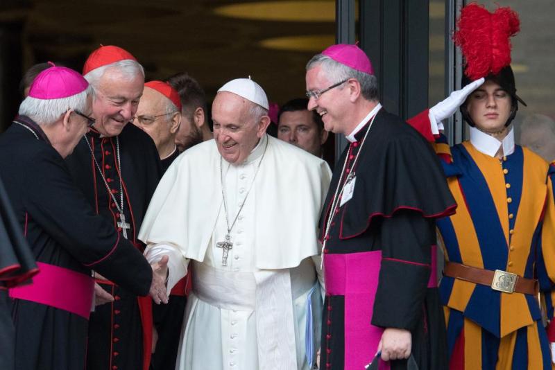 Cardinal reflects on first days of synod on youth