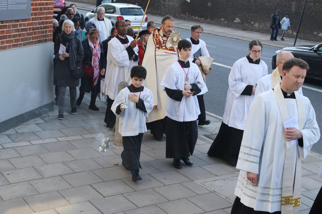 Two Cathedrals Blessed Sacrament Procession - Diocese of Westminster