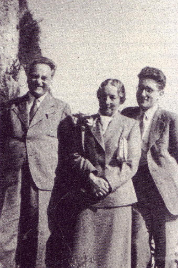 Young Francis with his parents after the War
