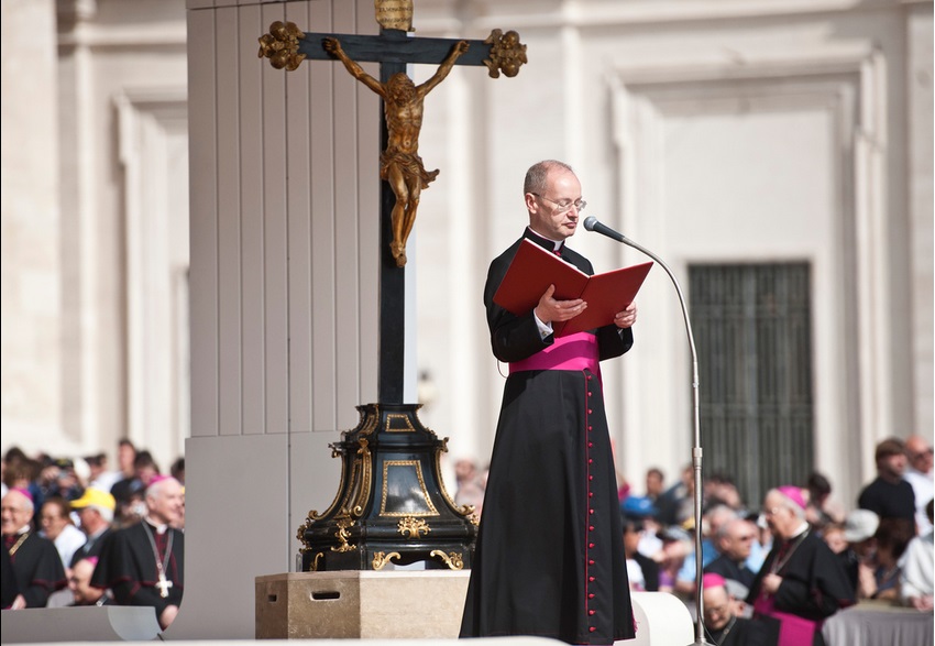 Mgr Whitmore speaks at the Papal Audience 