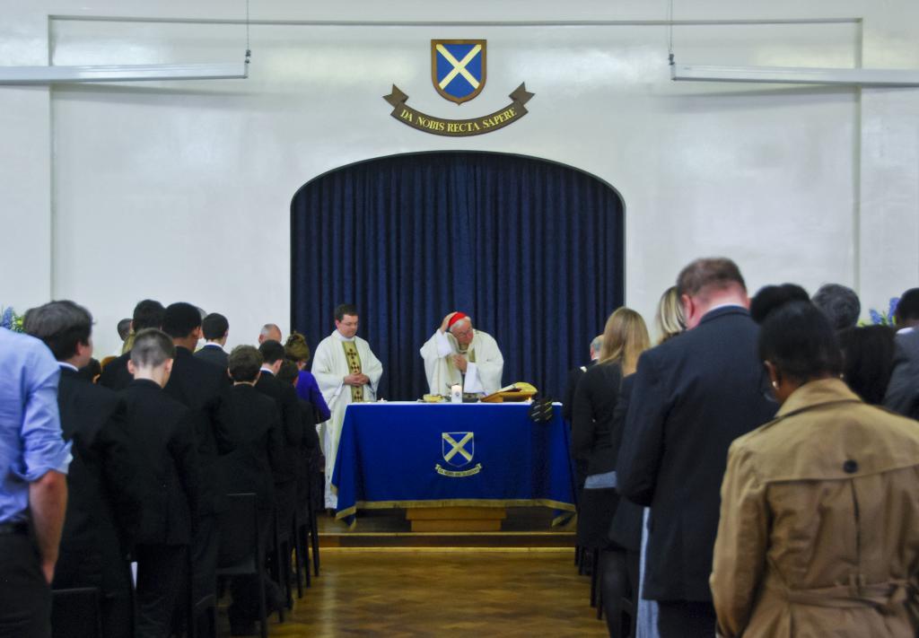 Finchley School Gives Thanks - Diocese of Westminster