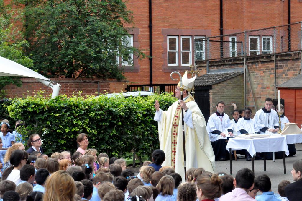 Bishop John Blesses New Building at Larmenier and Sacred Heart School - Diocese of Westminster