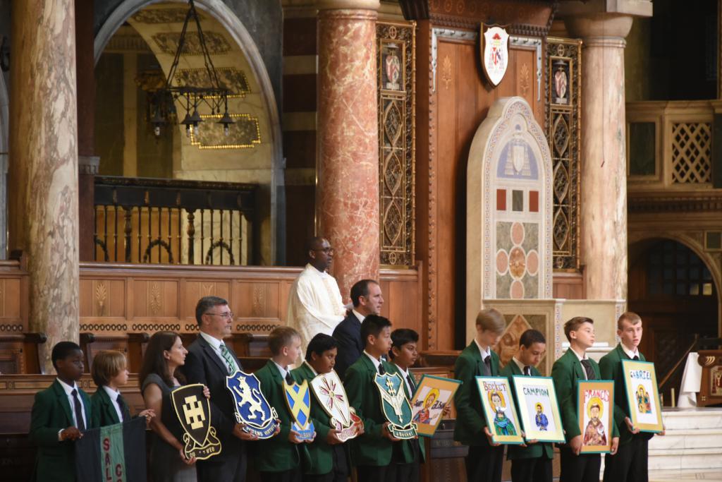Bishop John Celebrates Mass for Salvatorian College at the Cathedral - Diocese of Westminster