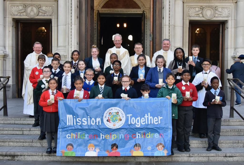 Pupils celebrate Extraordinary Month of Mission - Diocese of Westminster
