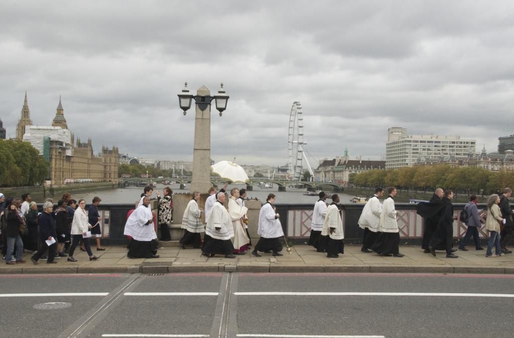Bishop Nicholas Leads Two Cathedrals Procession - Diocese of Westminster
