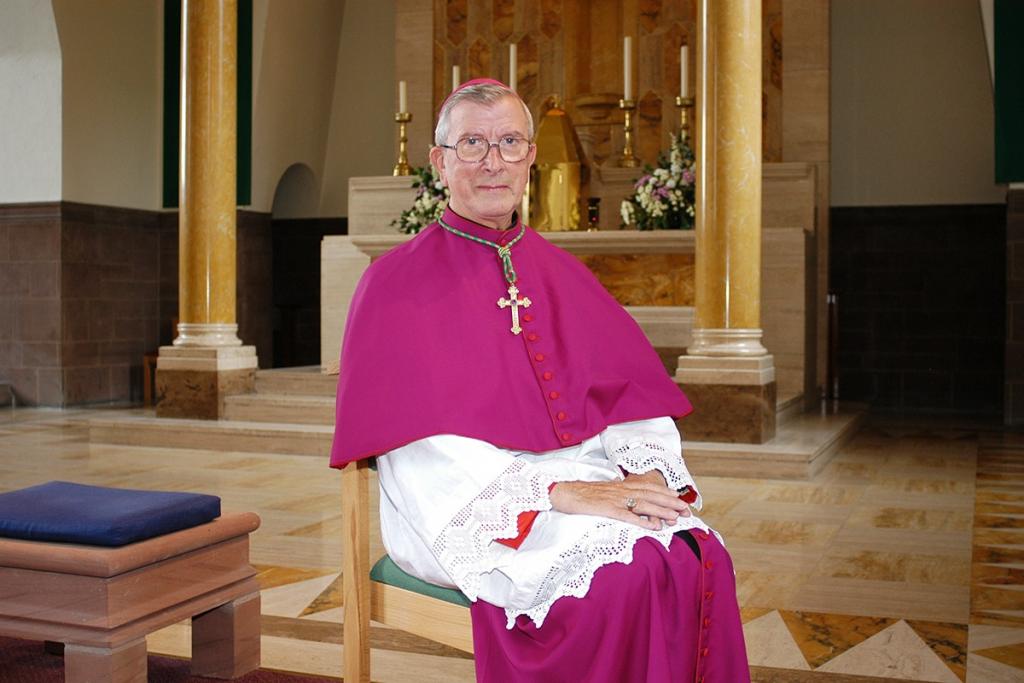 Cardinal recalls 'endless patience' and 'kindness' of Bishop Vincent Malone - Diocese of Westminster