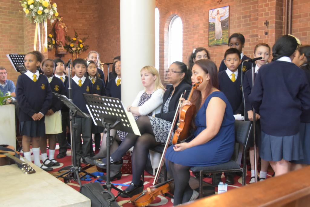 White City Celebrates Diamond Jubilee of Parish - Diocese of Westminster