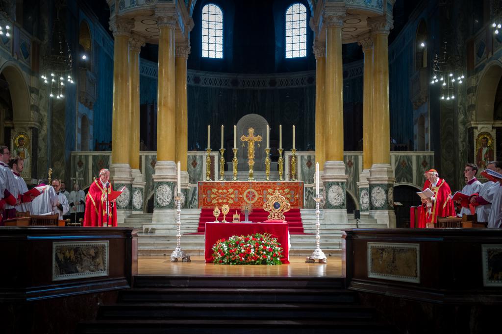 Reuniting the relics of St Thomas Becket at Mass and Vespers 