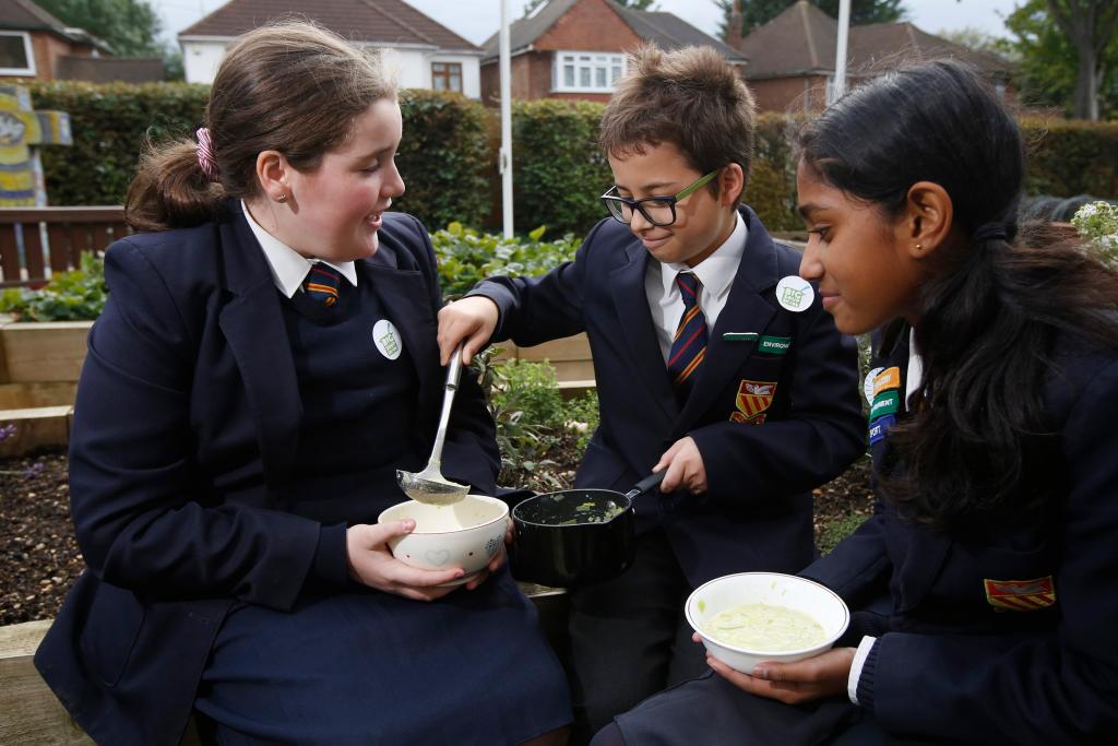 St Gregory’s eco-garden feeds the homeless - Diocese of Westminster