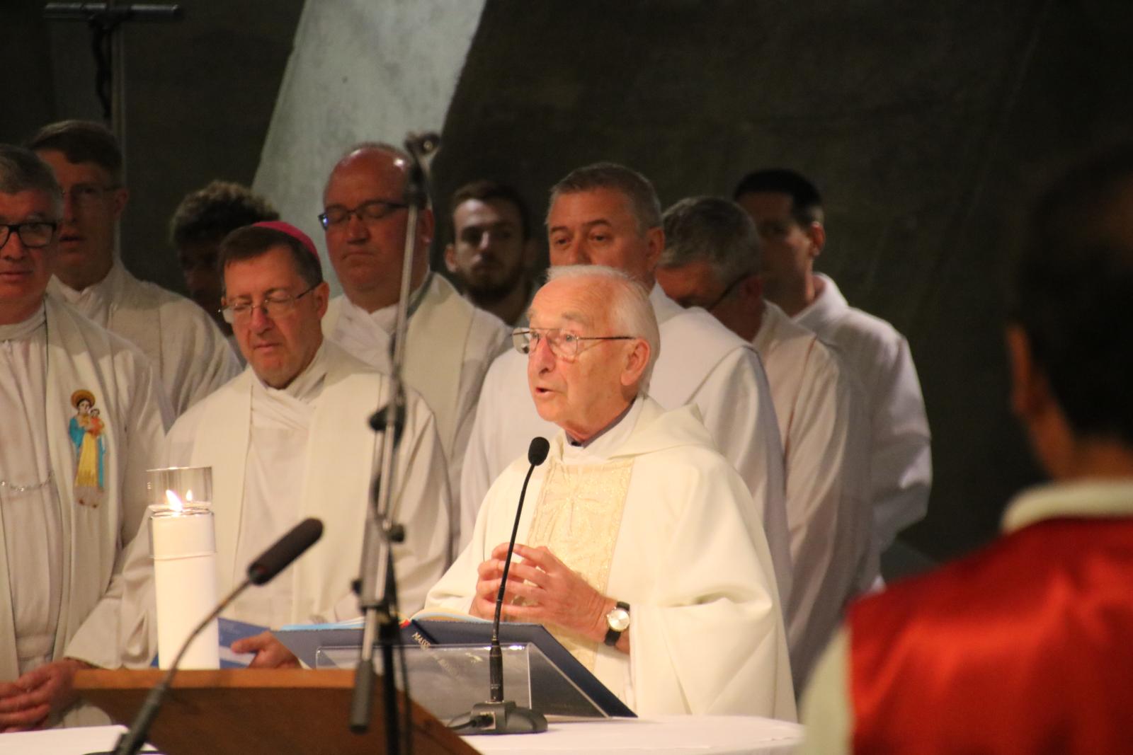 Canon Bernard Ronald Scholes RIP